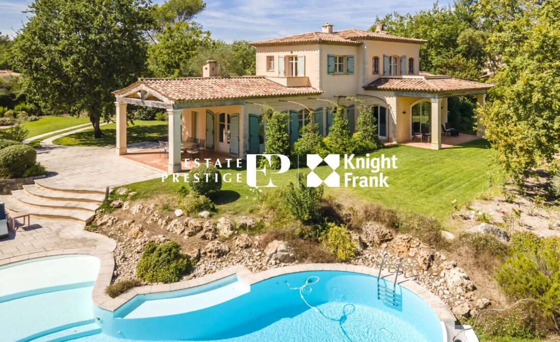 TOURRETTES : A beautiful villa on the Terre Blanche Golf Course