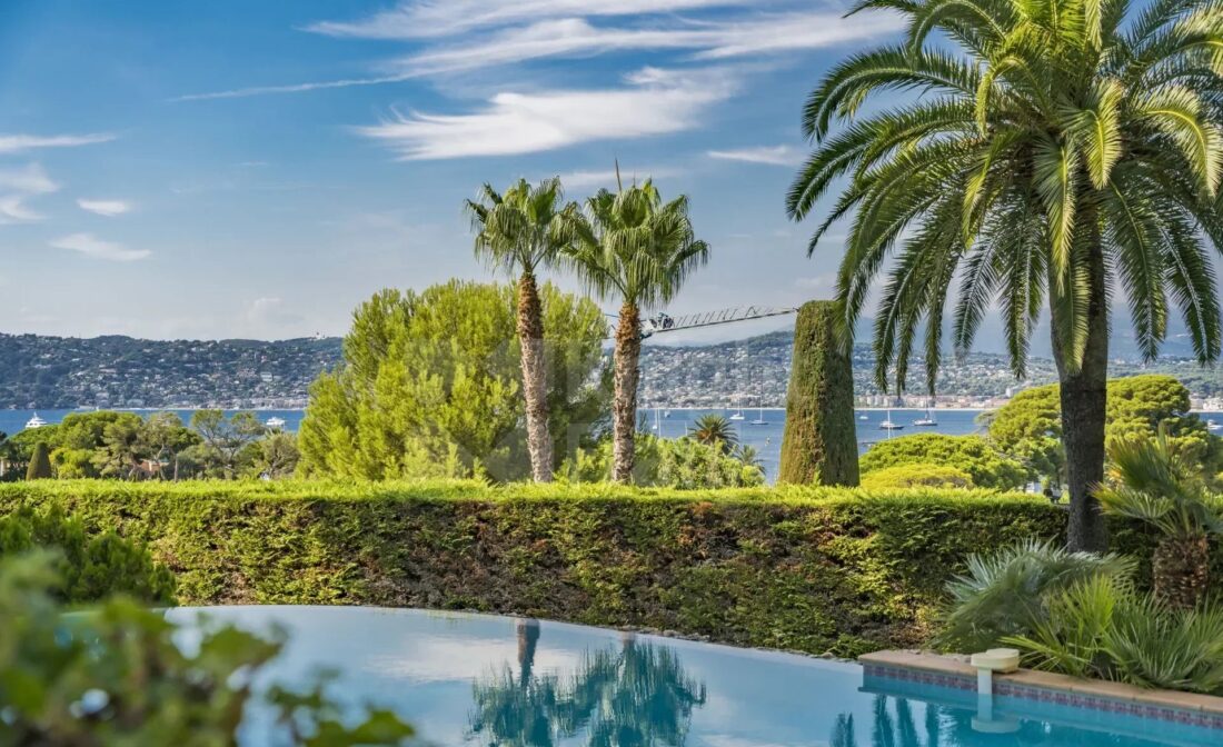 Cap d’Antibes Villa on the West side with Sea Views