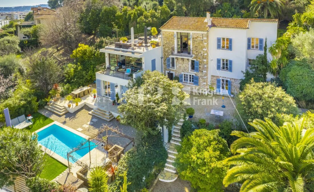 Antibes: A Beautiful Bastide with exceptional views to the Sea and Alps!