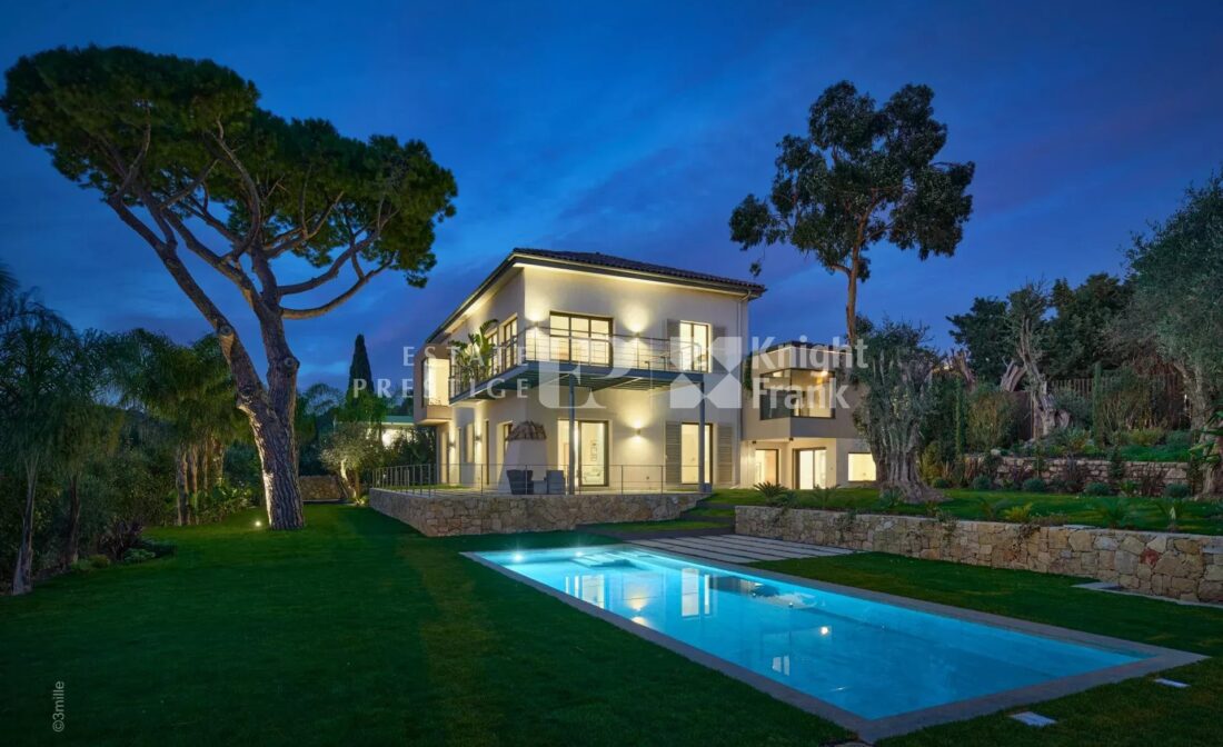 CANNES / LE CANNET – Moderne villa med fantastisk panoramautsikt over havet