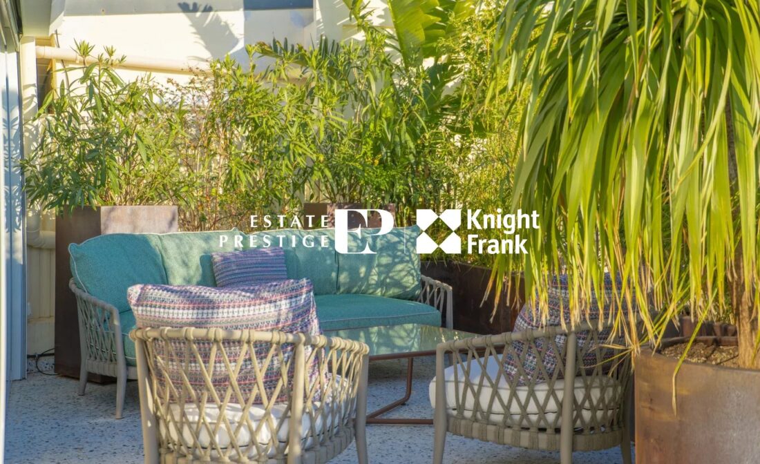 CANNES – Fully renovated duplex penthouse with sea view