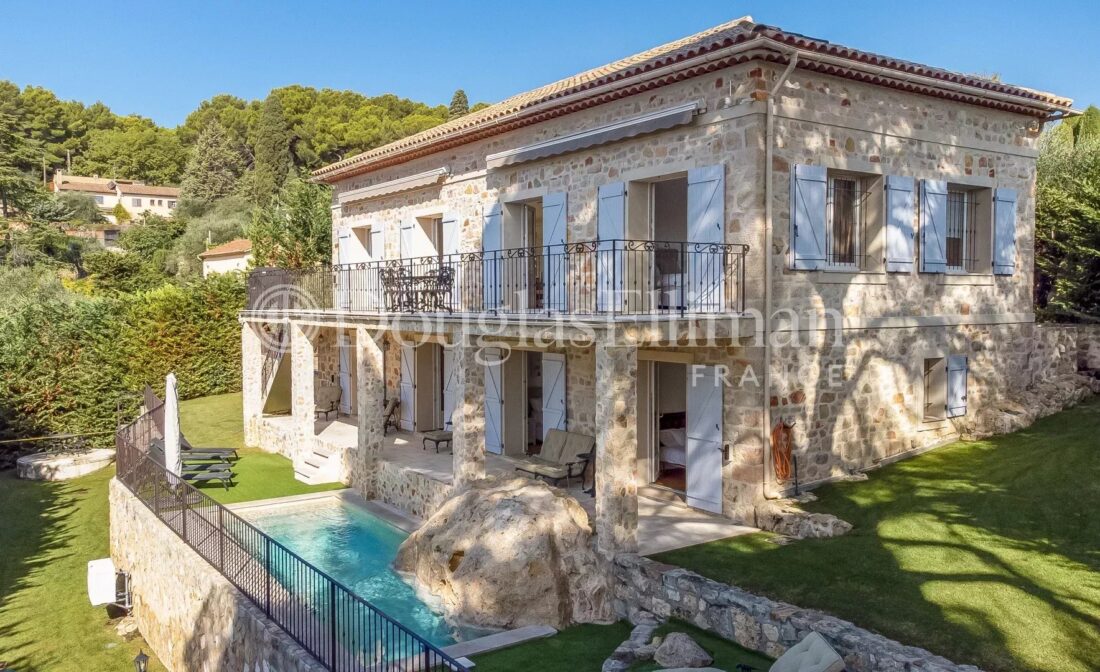 MOUGINS :  Renovated Stone Bastide with Sea Views