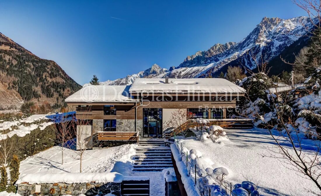LES HOUCHES – Chalet contemporain de 4/5 chambres magnifiquement conçu dans un quartier calme des Houches
