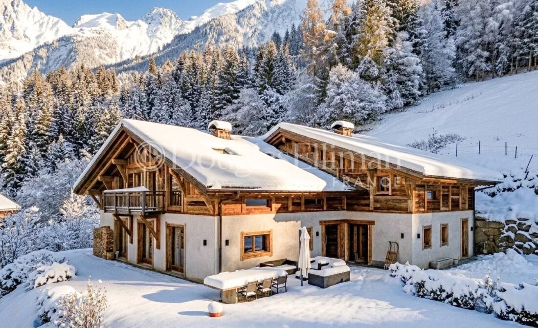 LES HOUCHES – A beautifully finished, traditional farmhouse