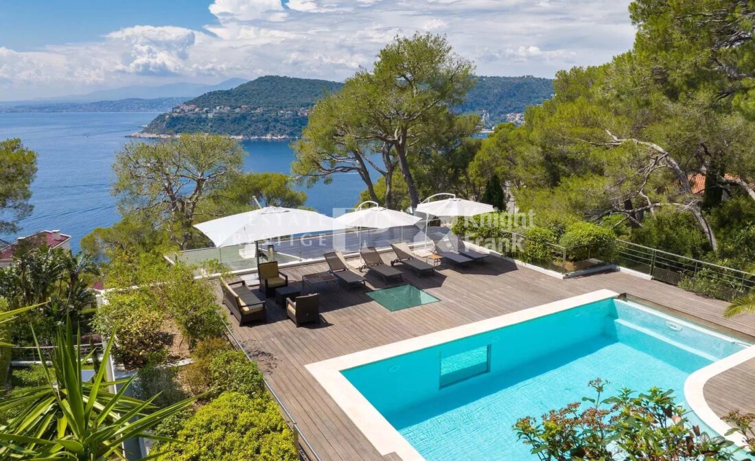 SAINT-JEAN-CAP-FERRAT – moderne villa med havutsikt