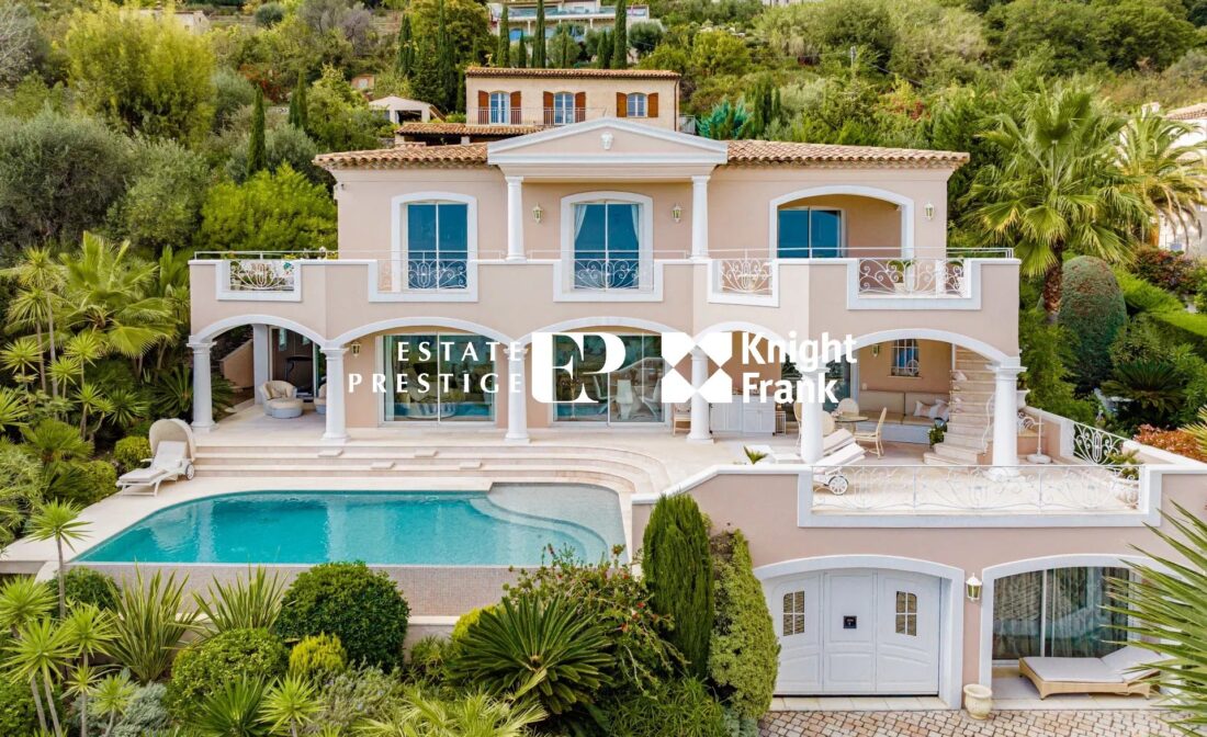TOURRETTES-SUR-LOUP : Elegant villa in perfect condition with panoramic sea views