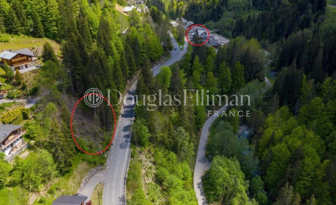 MORZINE -Terrain constructible au centre de Morzine