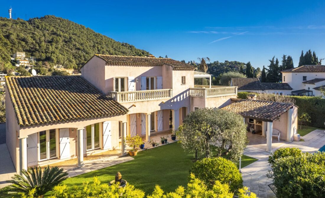 Villefranche-sur-Mer: sjarmerende hus med svømmebasseng i et privat domene