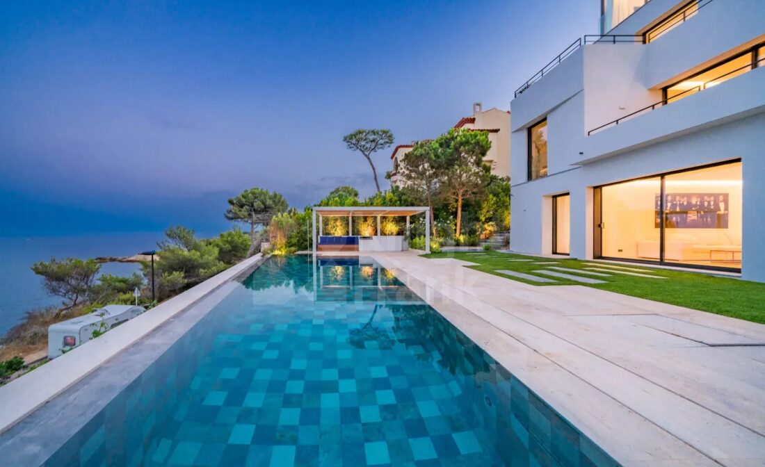Superbe Villa en front de mer au Cap d’Antibes