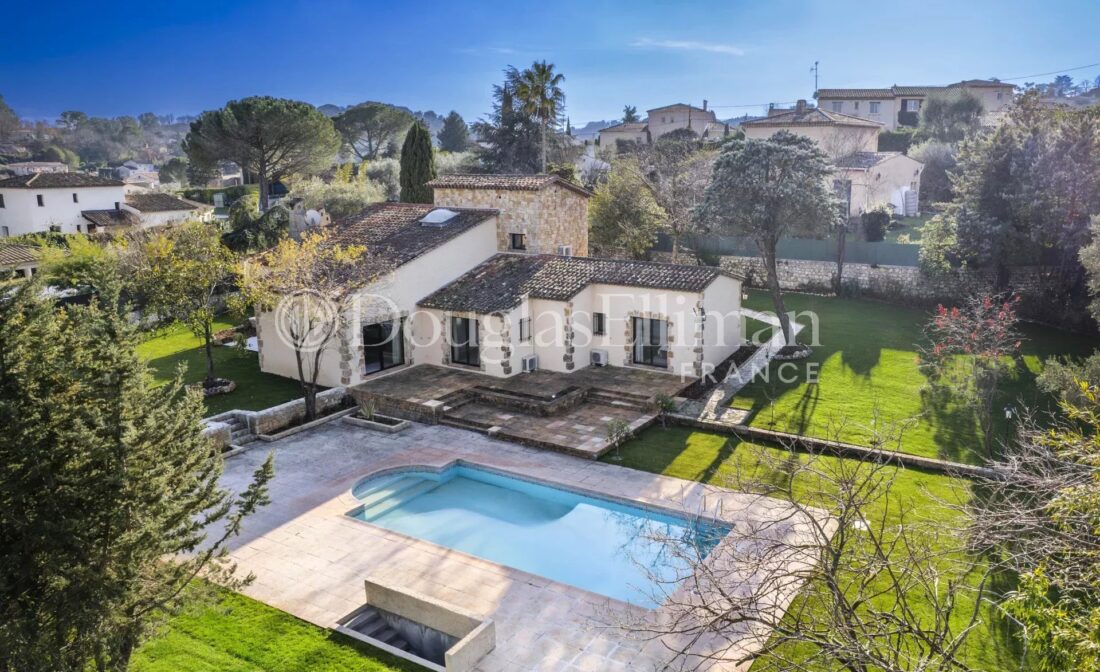 VALBONNE :  A Stunning Character House