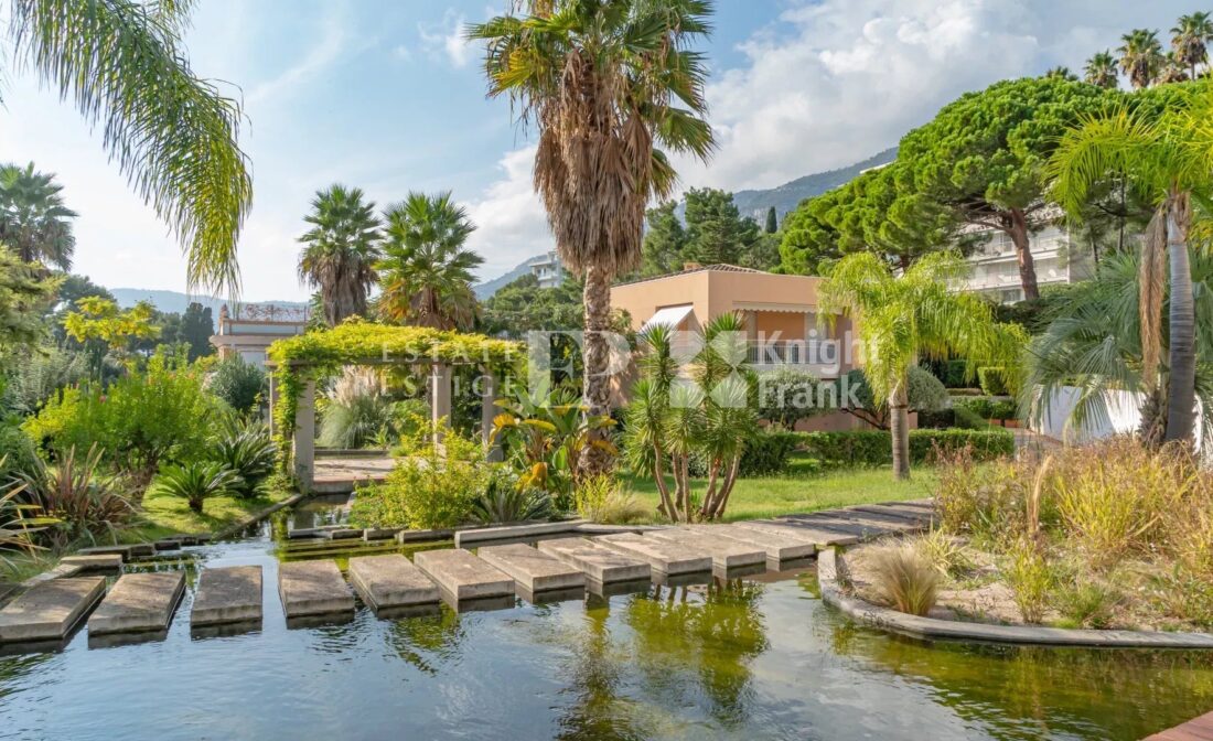 ROQUEBRUNE-CAP-MARTIN – Eksepsjonell toppleilighet med privat takterrasse og utsikt over Monaco
