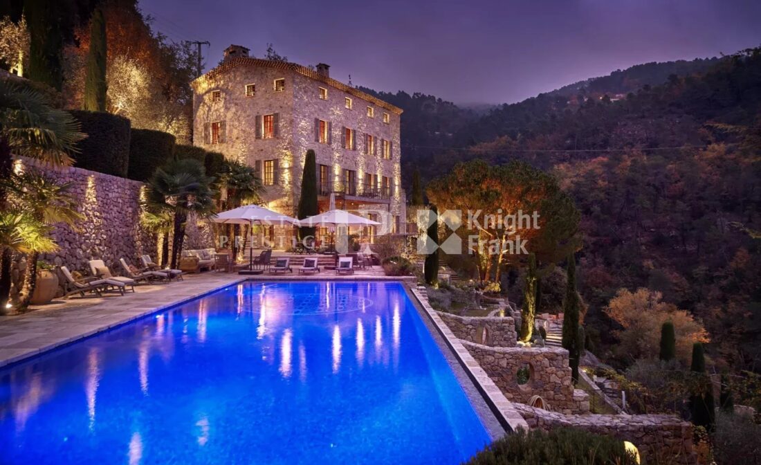 GILETTE – An exceptional traditional olive oil mill with a remarkable restoration
