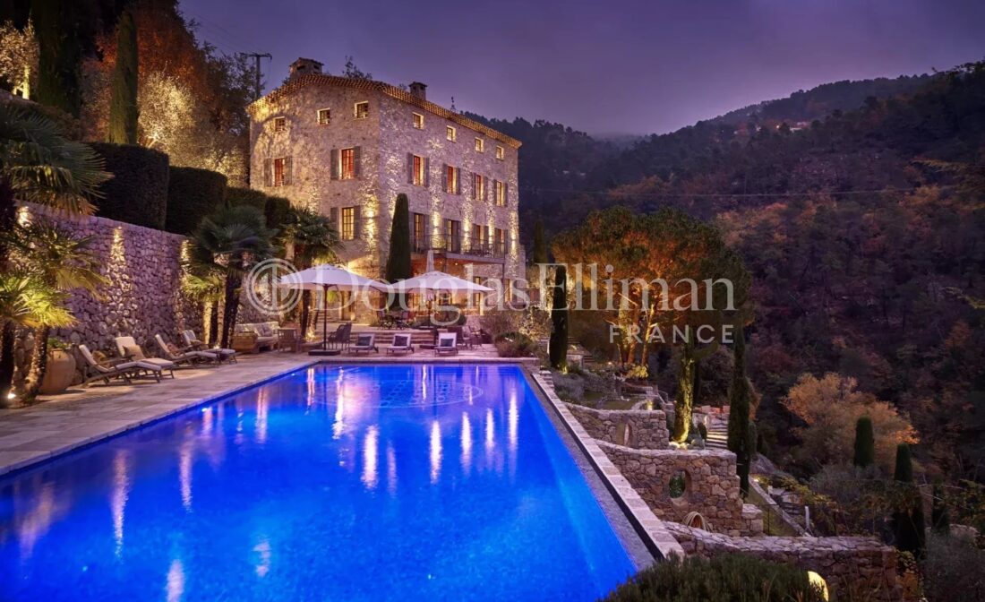 GILETTE – An exceptional traditional olive oil mill with a remarkable restoration