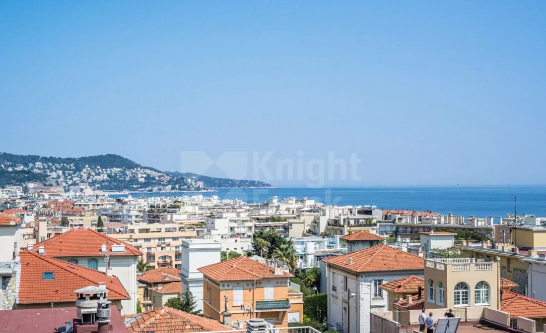 NICE – Roof top apartment with panoramic city and sea views