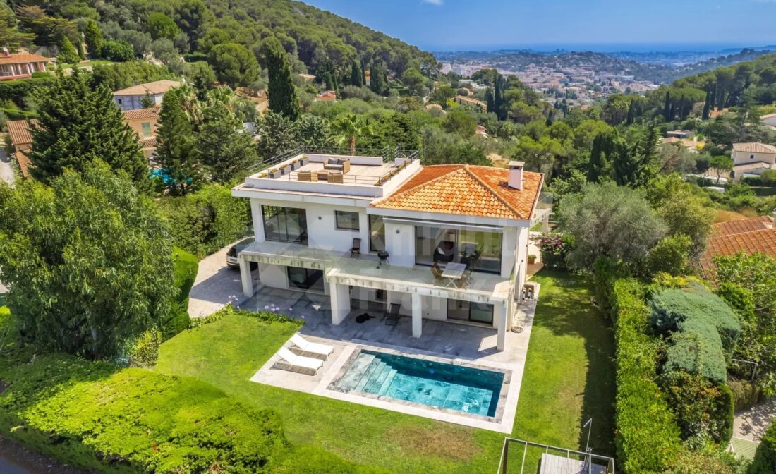 CANNES – Modern villa on the hills with sea views