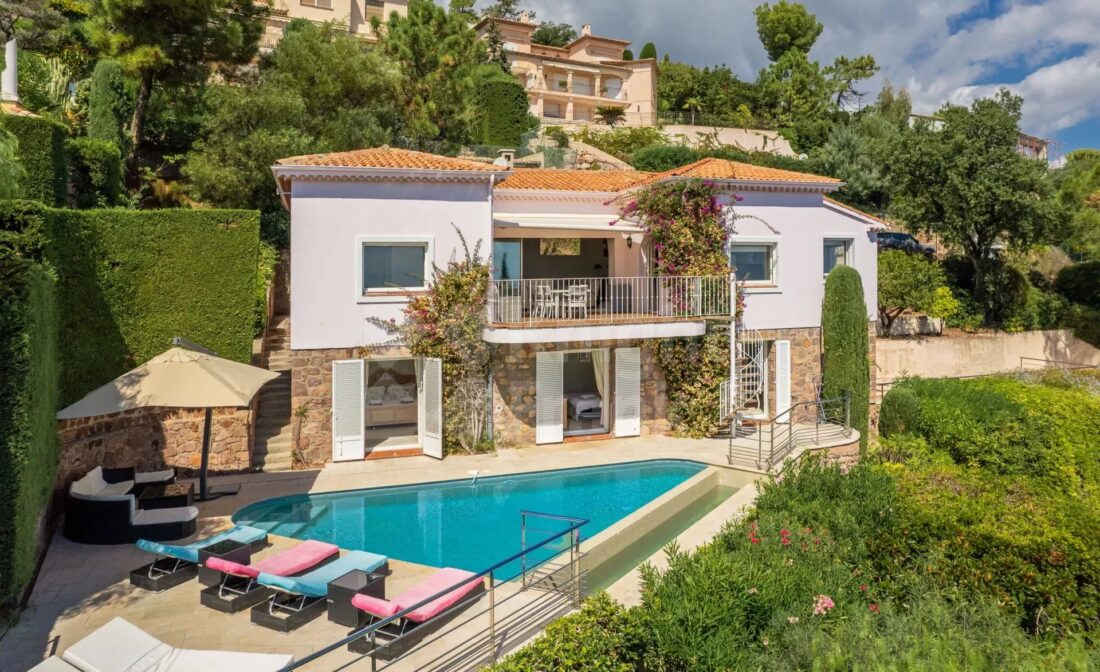 THEOULE TRAYAS – Charming 4-bedroom villa with panoramic sea view