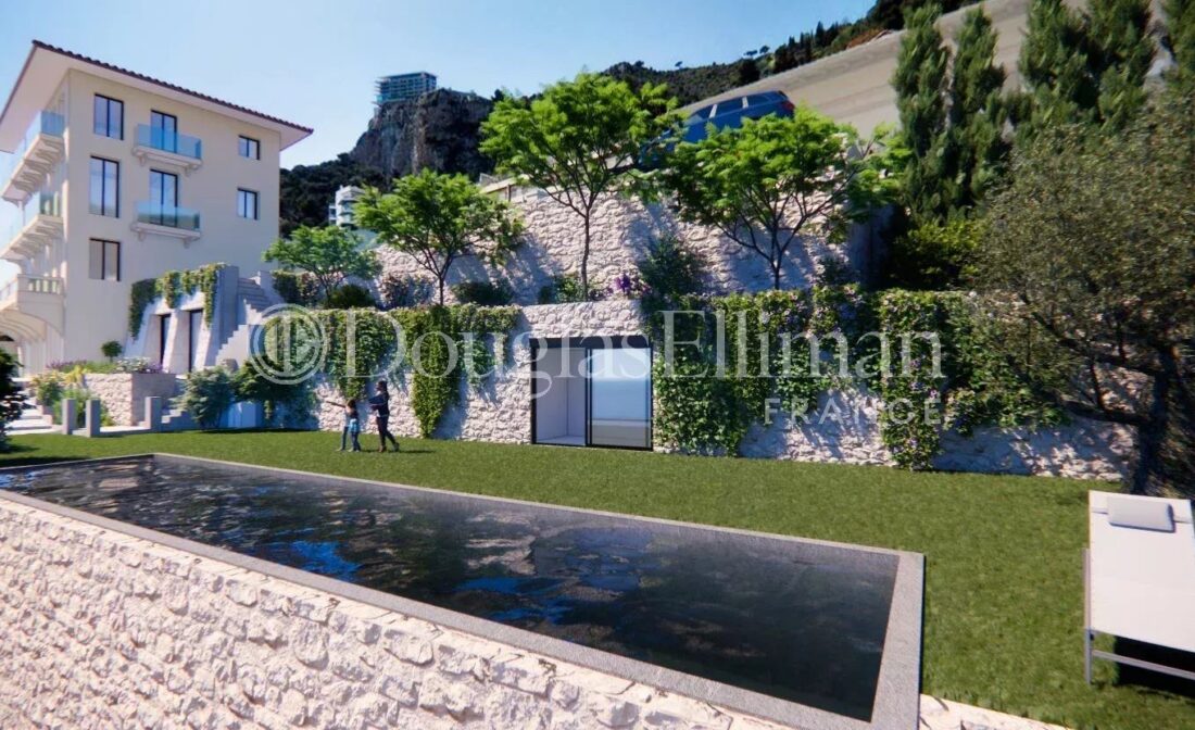 ROQUEBRUNE-CAP-MARTIN – Private mansion with sea views  to renovate