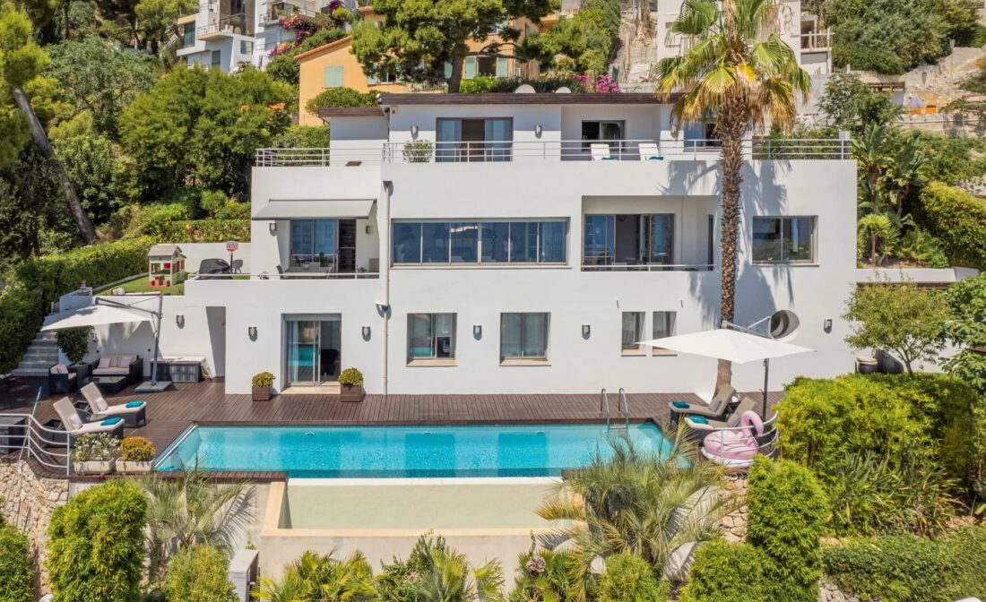 EZE BORD DE MER –  Contemporary villa with panoramic sea view a few steps from the sea