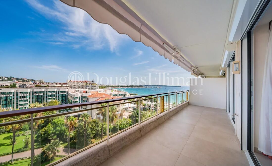 CANNES CROISETTE – Superbe appartement entièrement rénové