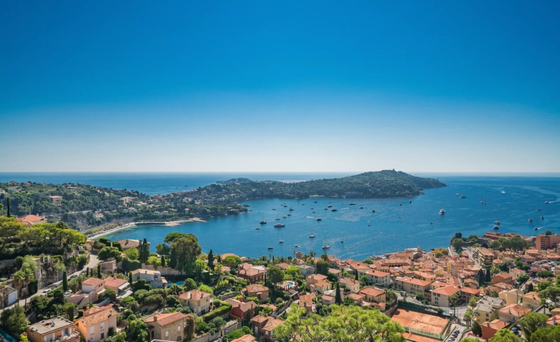 VILLEFRANCHE SUR MER – Last floor apartment
