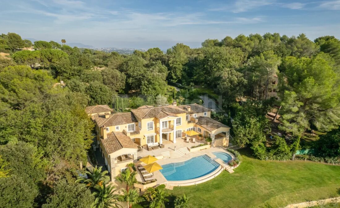 Saint Paul de Vence : Superb and vast luxury villa, French Riviera