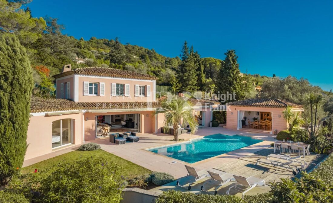 MOUGINS  : Close to the village  a spacious villa with panoramic views