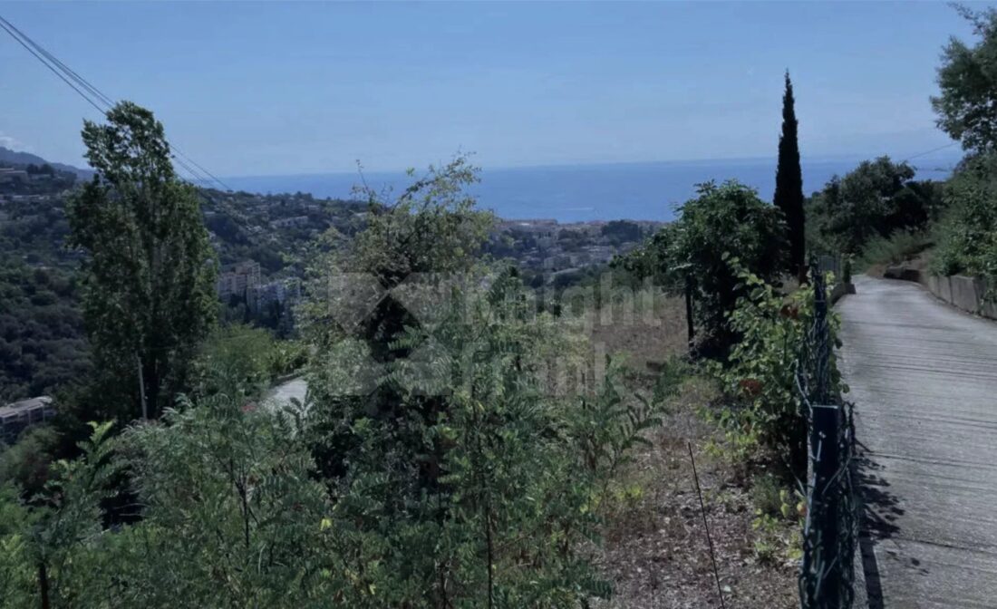 Menton  –  Buildable Plot of Land with Sea views with a Permit for a 300m2 villa