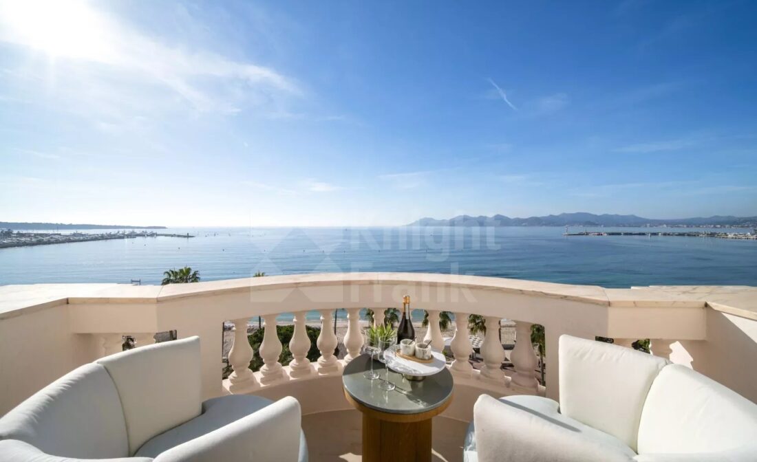 CANNES CROISETTE – 3bedroom apartment with panoramic sea view