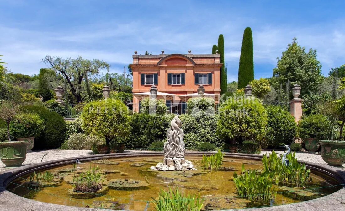 Country Estate in a Magical setting on the French Riviera