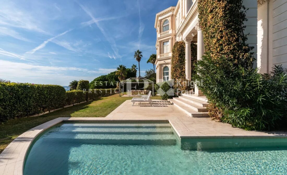 CANNES – Superbe appartement/villa Belle Époque avec vue mer panoramique, piscine et jardin privatif