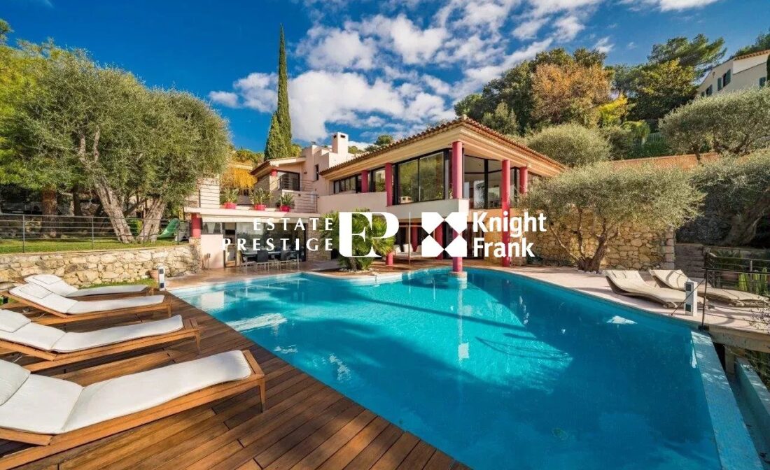 VILLEFRANCHE-SUR-MER – Contemporary villa with panoramic sea views