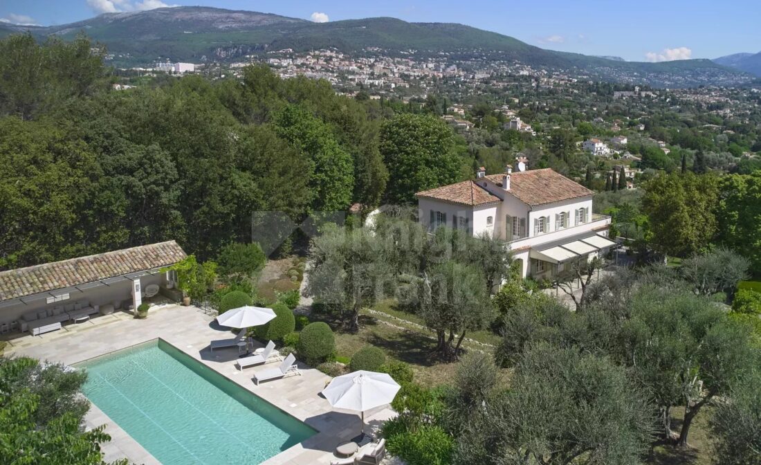 GRASSE – A Perfumer’s Mansion with Pool and Views