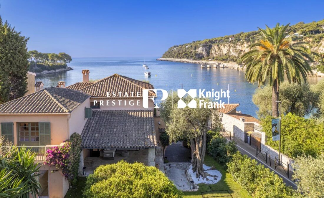 SAINT JEAN CAP FERRAT : Superb Waterfront  Villa