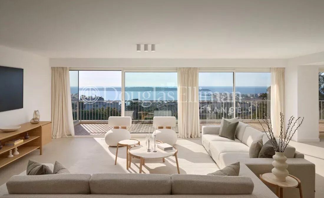 CANNES – Luxueux appartement refait à neuf avec vue mer panoramique