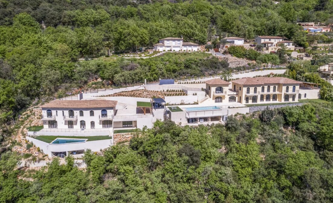 CABRIS: Exceptional villas with panoramic sea view