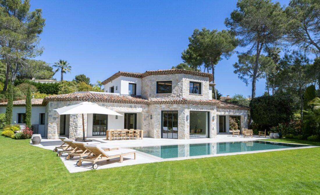 MOUGINS – Magnifique villa dans un prestigieux domaine privé