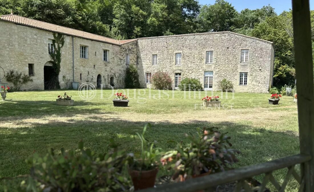 CAMBES – Maison en pierre vu garonne