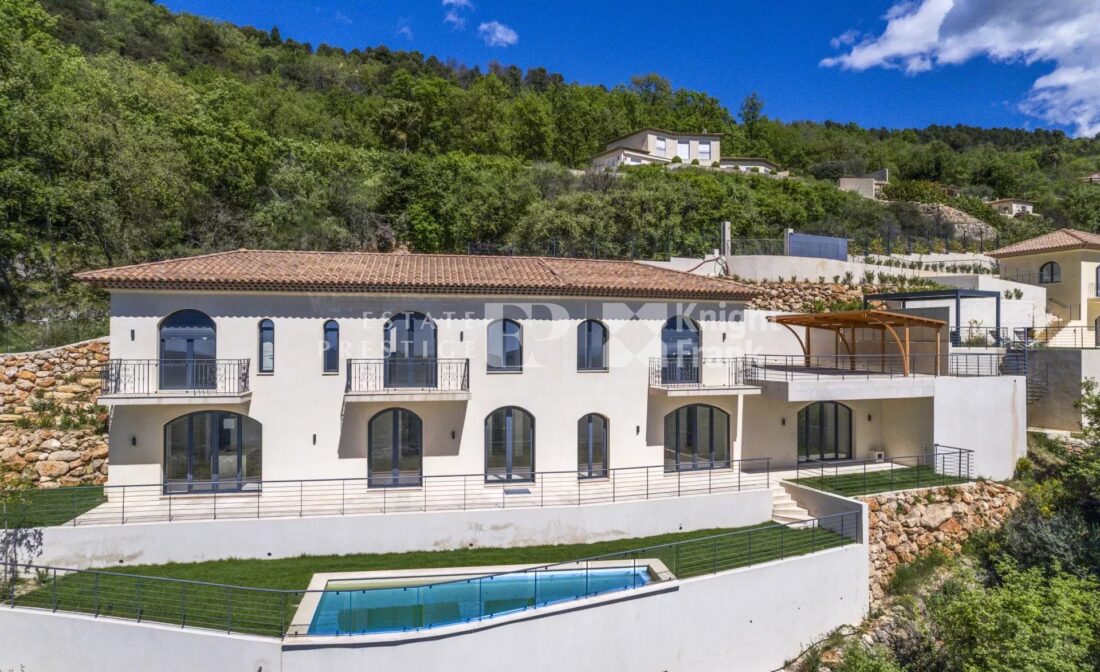 CABRIS : Exceptionnelle villa neuve avec vue mer