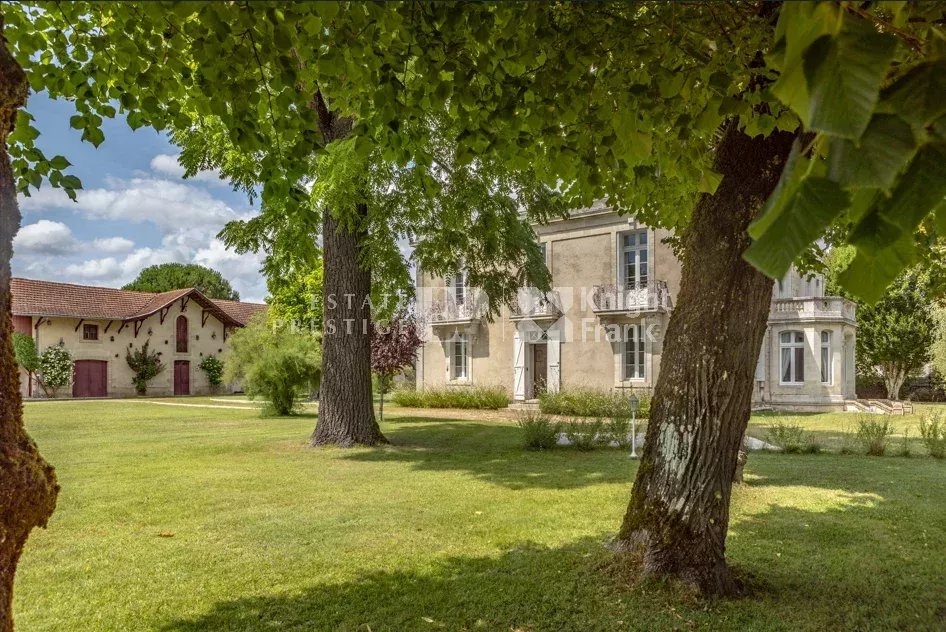 LANGON – Manor house