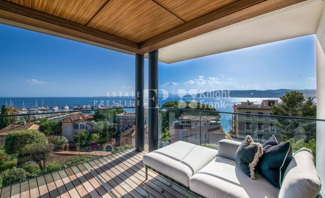 CAP D’ANTIBES – Top floor Apartment on Cap d’Antibes with Panoramic Sea Views