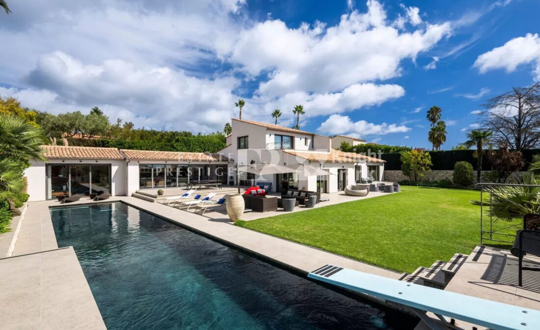 VALBONNE : Exceptional Villa with Panoramic Sea Views – Domaine Mont d’Azur