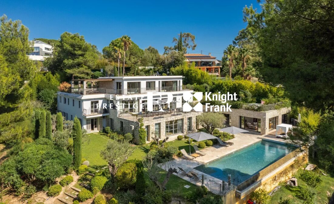 CANNES CALIFORNIE – Enchère – Superbe villa avec vue mer panoramique