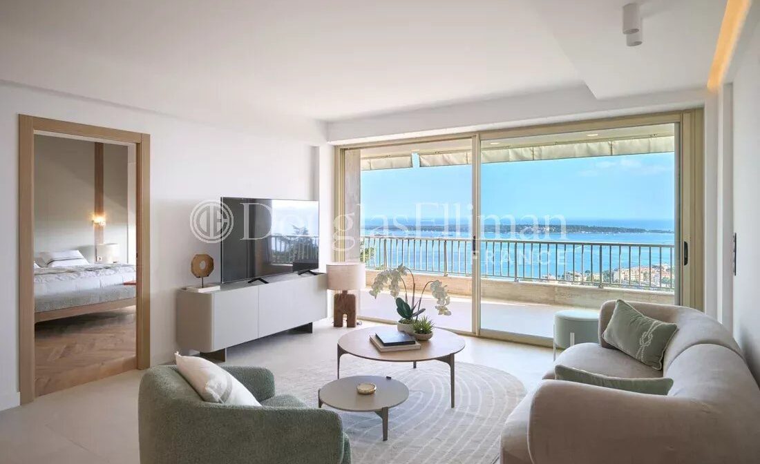 CANNES CALIFORNIE – Sublime appartement de 3 chambres avec vue mer panoramique