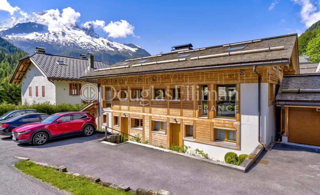 ARGENTIERE – Demi-chalet moderne de 4 chambres