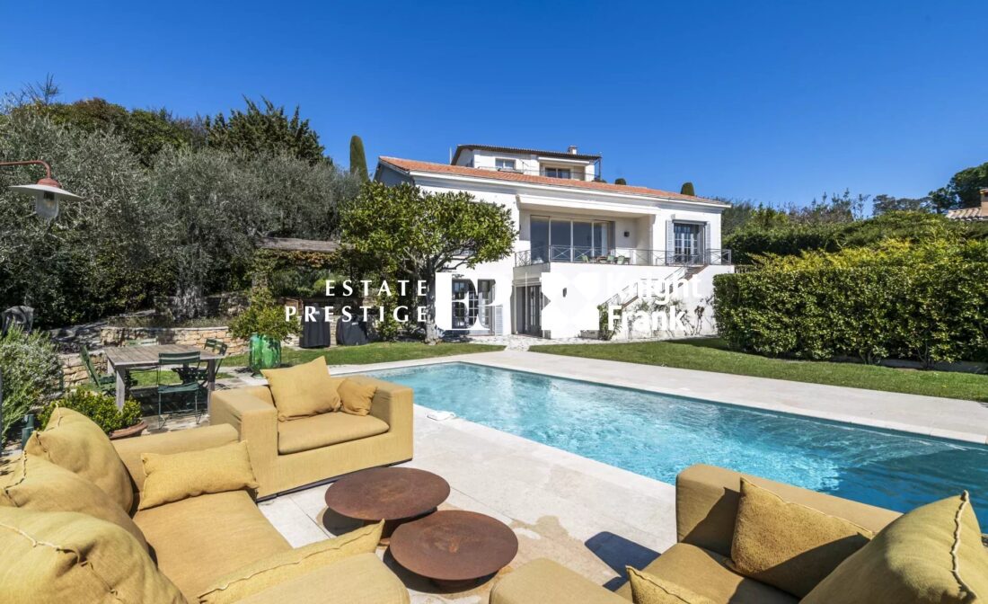 Mougins : Villa élégante avec piscine et vue mer