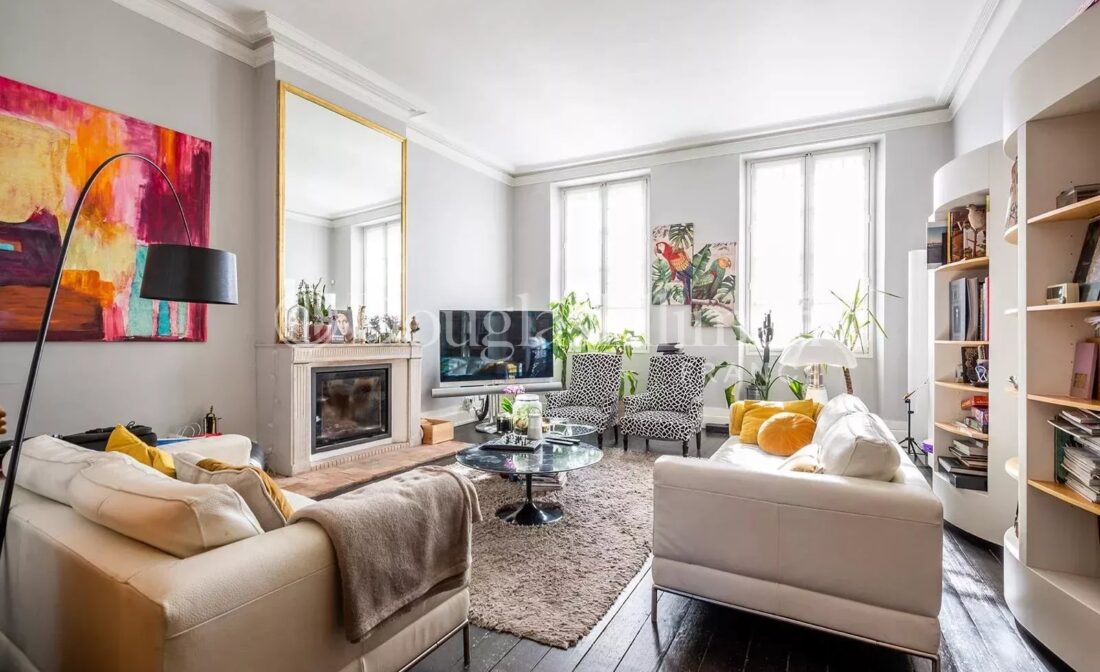 BORDEAUX – Hôtel particulier avec jardin, piscine et parking