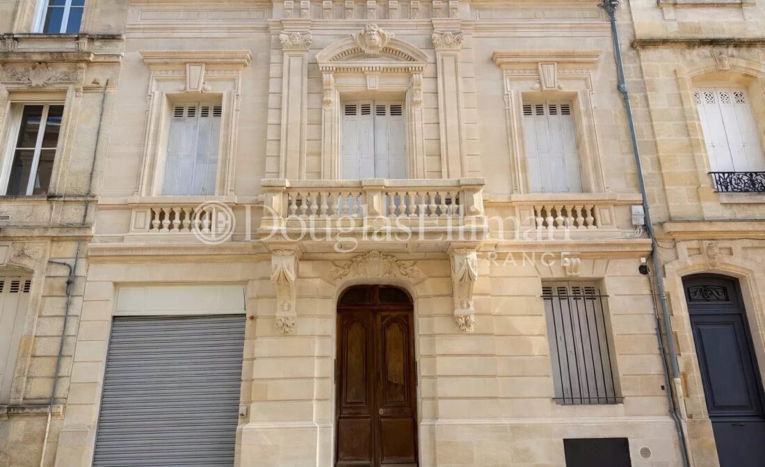 БОРДЕО – Потенциальный каменный дом с садом и гаражом