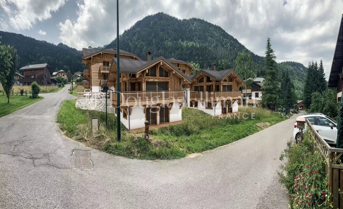 MORZINE – A newly built 4-bedroom duplex apartment in Essert Romand