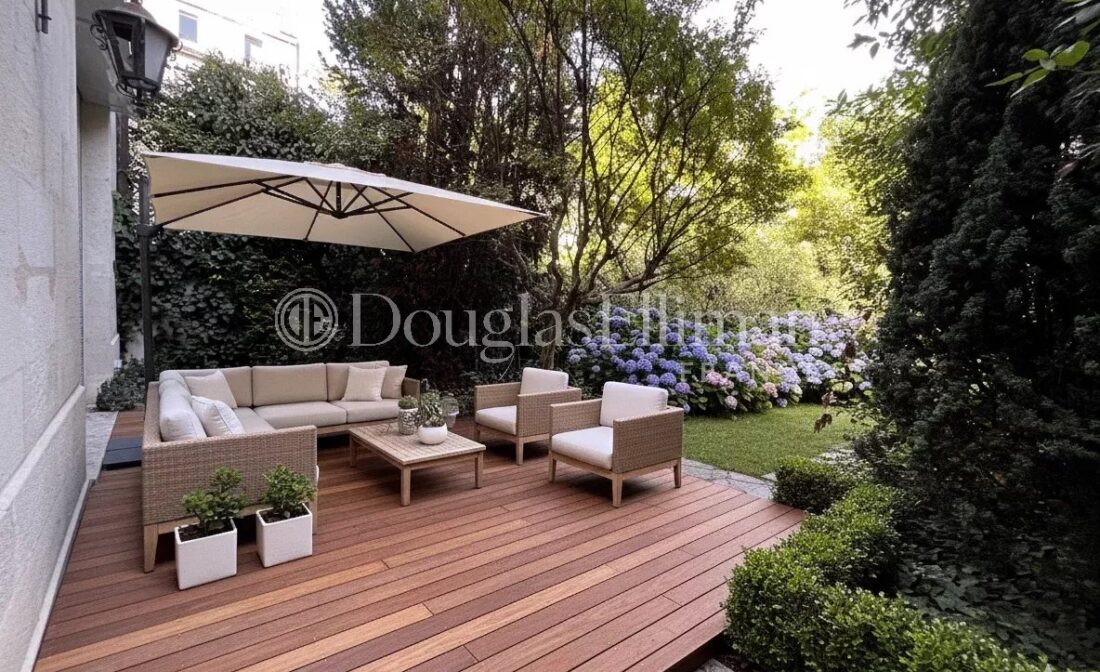 BORDEAUX – Beau potentiel maison pierre avec jardin et garage