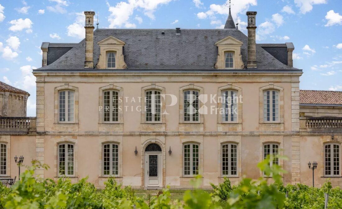 BORDEAUX – Château in the heart of the Médoc